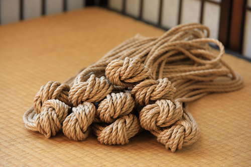 Véritable cordes de shibari Ogawa prêtent à l'emploi